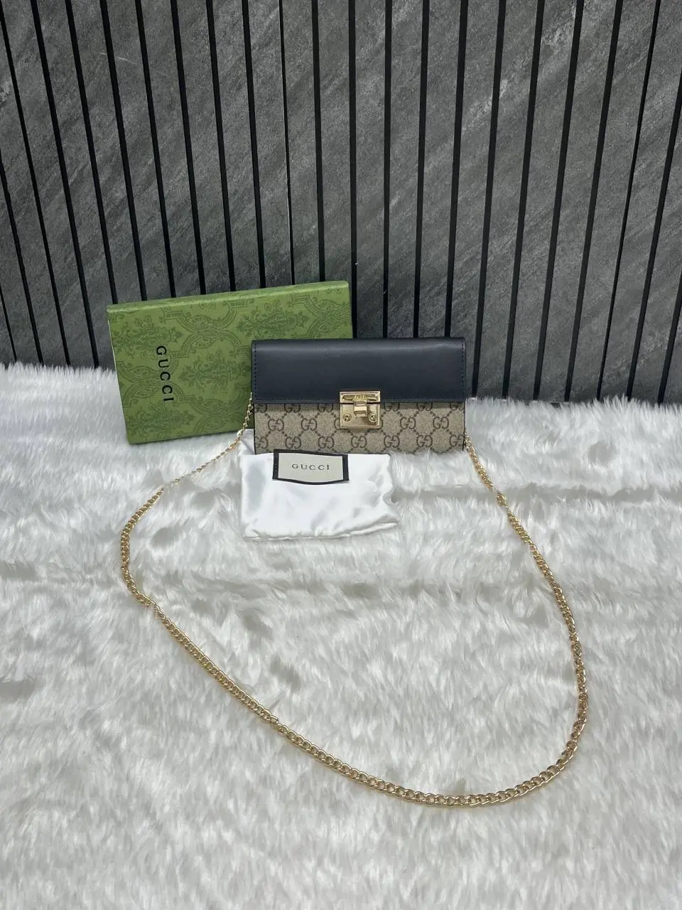 Gucci 72 Padlock Chainwallet With OriginalBox DustCover - Image 7