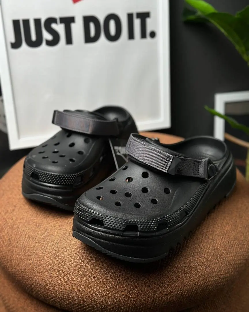 Crocs Classic Hiker Clogs All black - Image 6