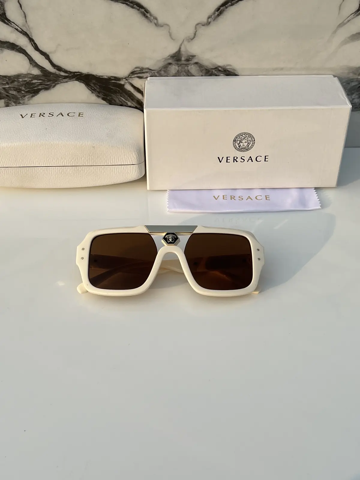 Versace 215 cream brown - Image 3