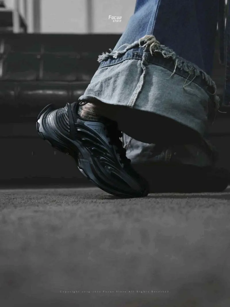 Adidas XLG MTW Black - Image 4