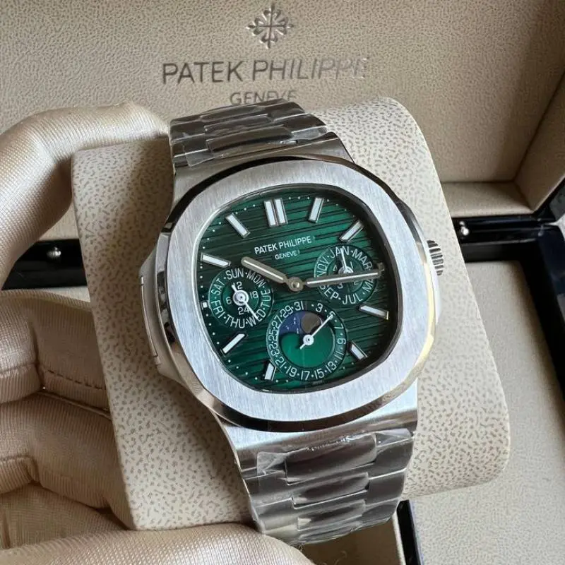 Pate ek philippe Nautilus Chronograph silver Green - Image 4