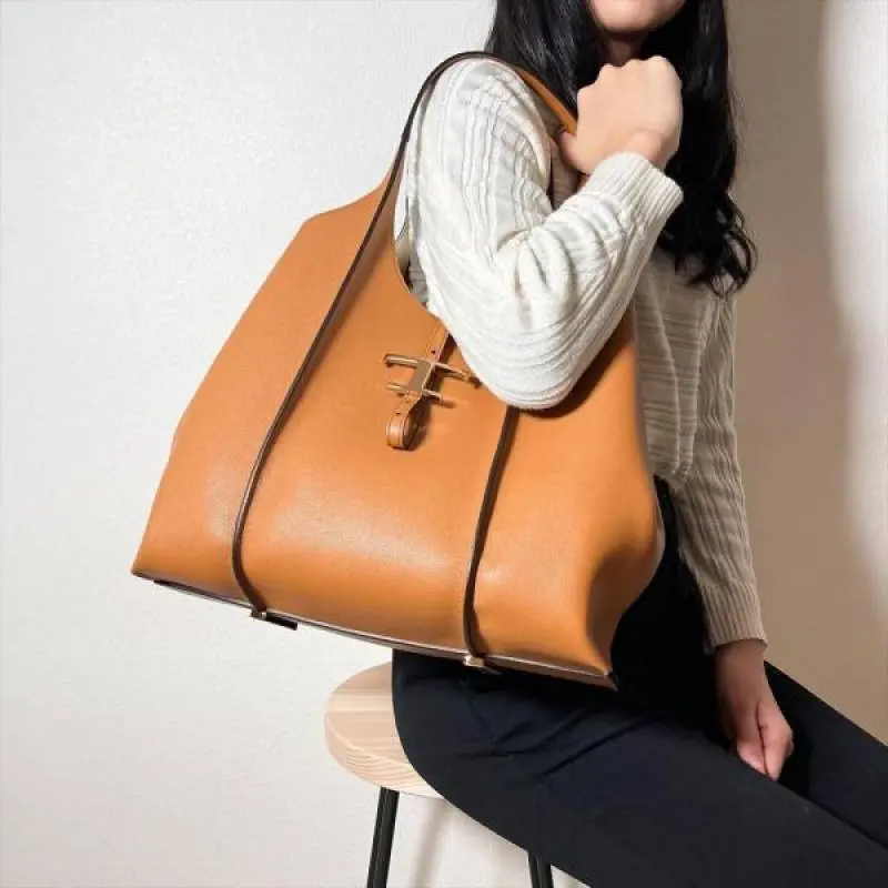 Todds T Timeless Premium Quality Leather Bag With Extra Pouch & OG Magnetic Box With Dust Bag (Tan - 446) - Image 4