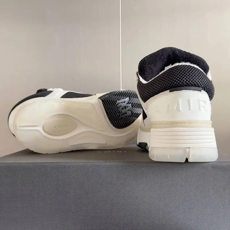 MA 1 sneakers in a white and black - Image 3