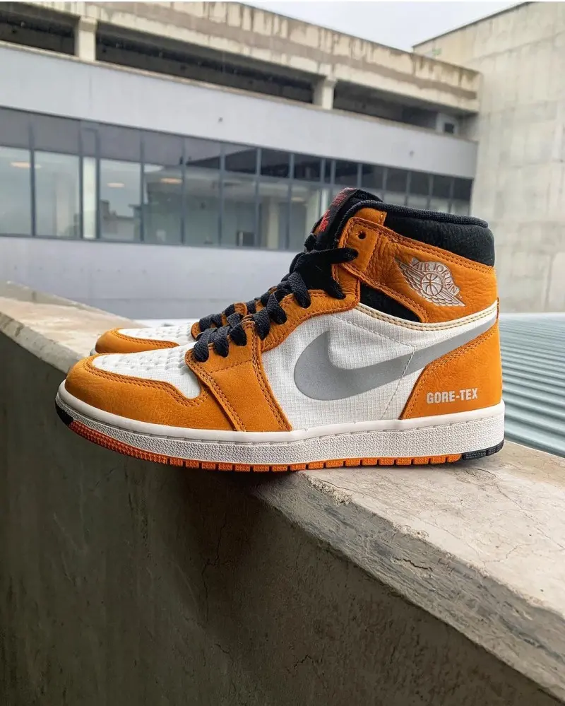 Air Jordan 1 High Element Goretex Light Curry - Image 3