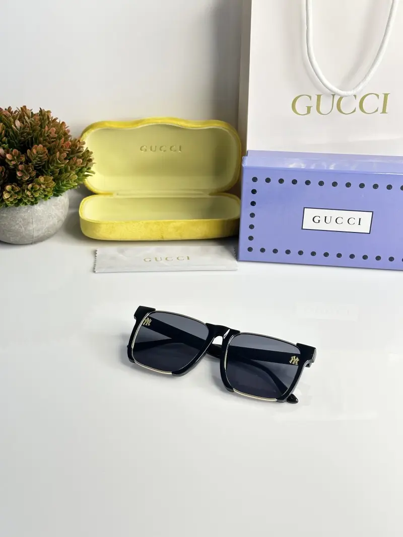 Gucci New York Gold Black - Image 2