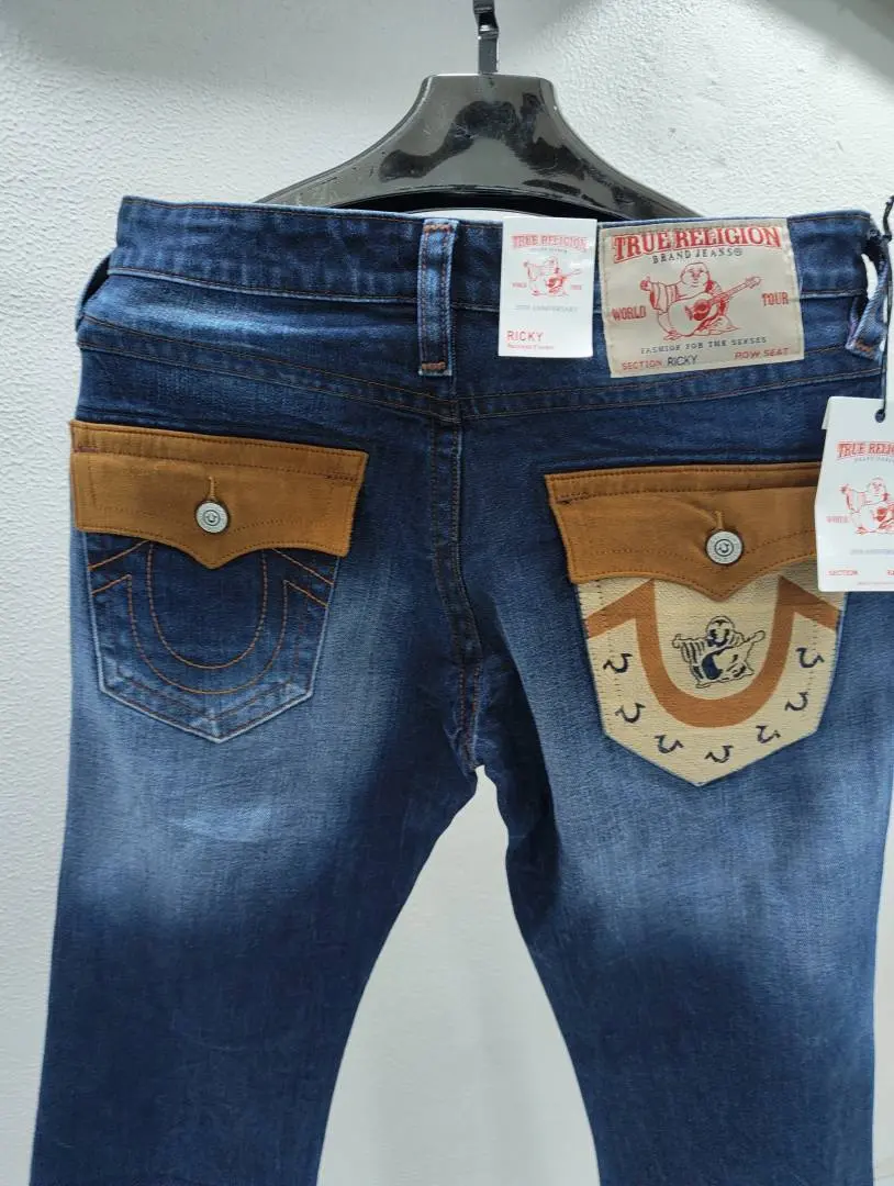 TRUE RELIGION IMPORTED STORE ARTICLE JEANS - Image 2