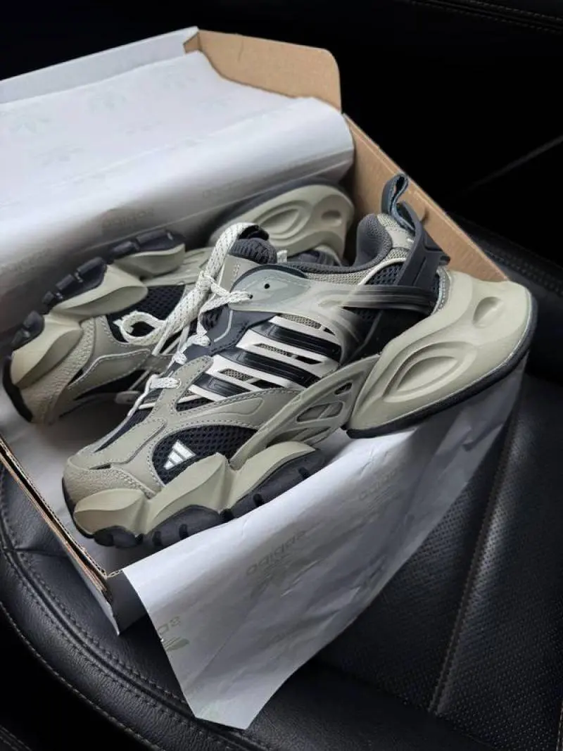 Adidas XLG RUNNER DELUXE GREY - Image 6