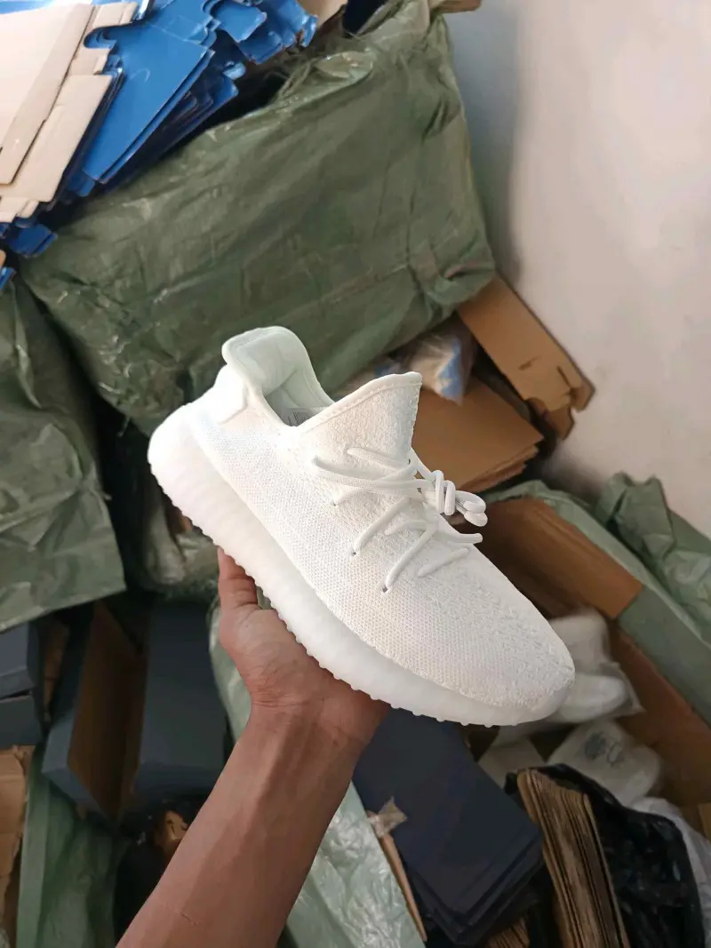 Adidas Yeezy Boost 350 V2 Oreo SEMI UA With All Accesories 543 - Image 4