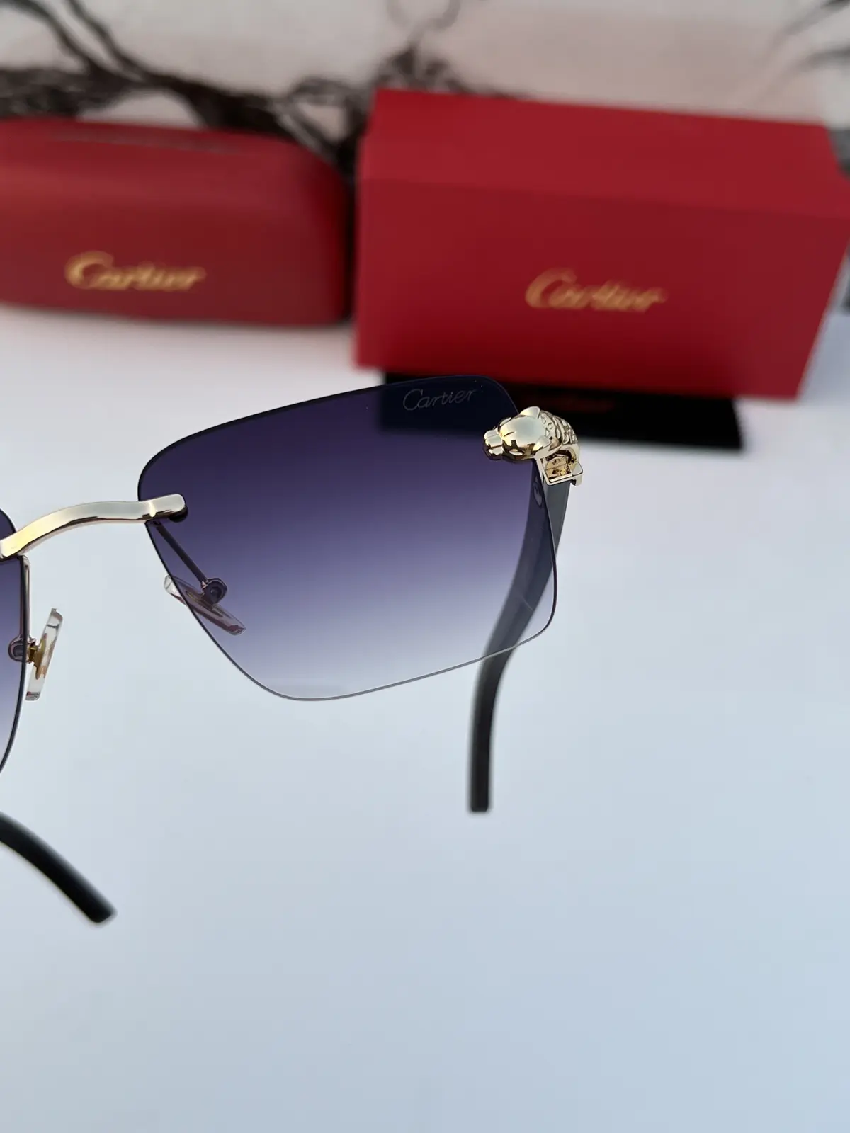 Cartier 3060 gold black shaded - Image 5