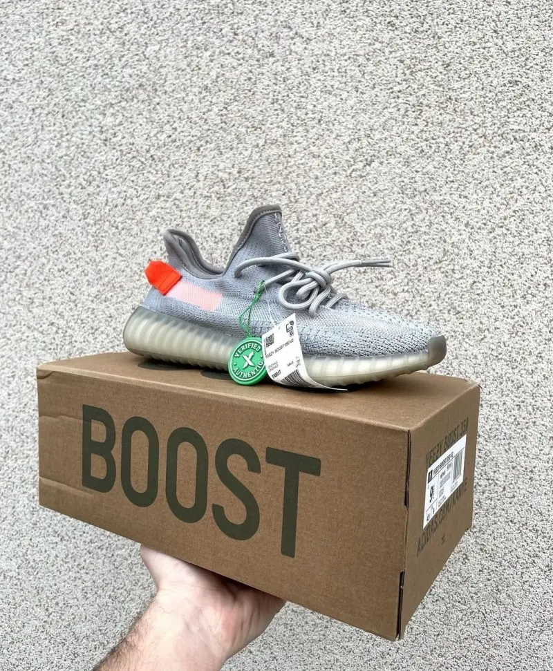 Adidas Yeezy boost 350 Tail light