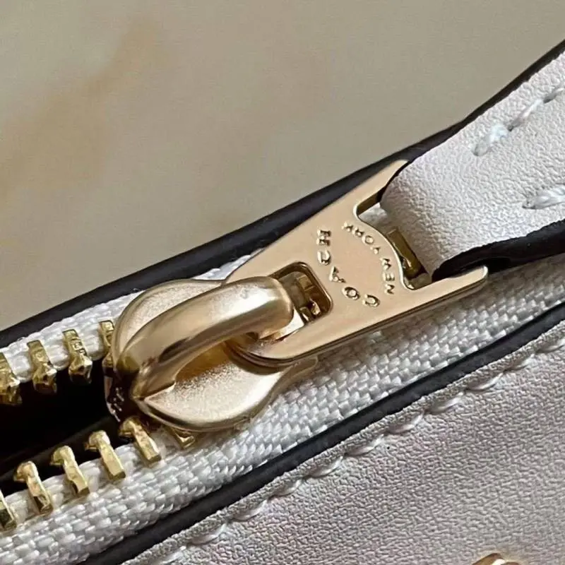 Coach Nolita 18 Daisy White With OriginalBox Dustcover Pearlchain - Image 5