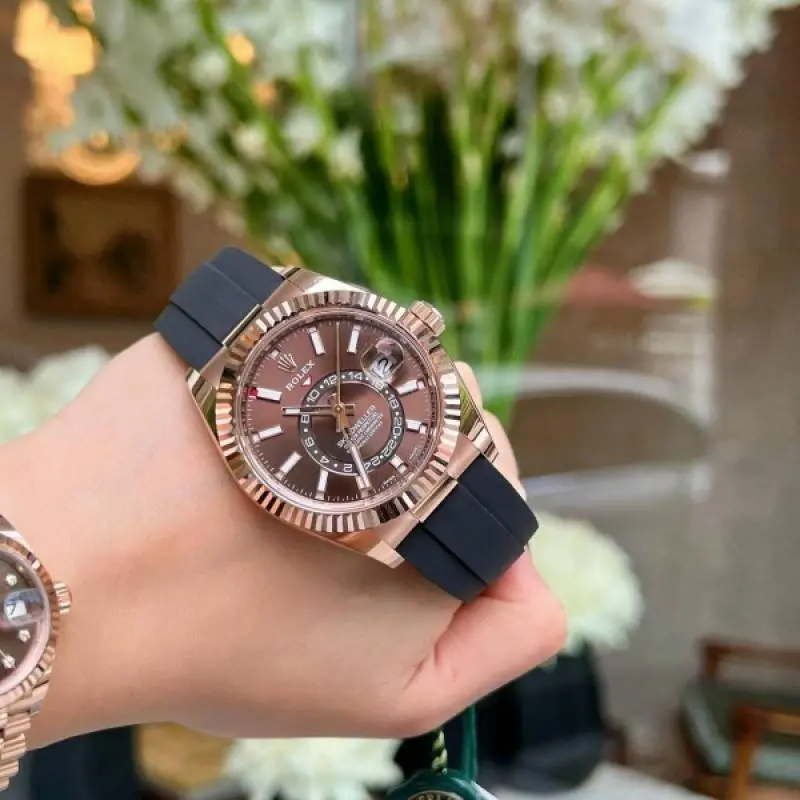 Rolex Oyster perpetual Sky Dweller - Image 3