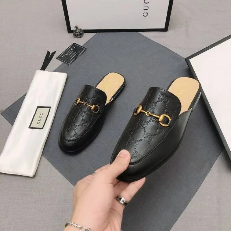 Gucci GG PrinceTwon Slides In Rossa GG leather for women with original box and carry bag - Image 4