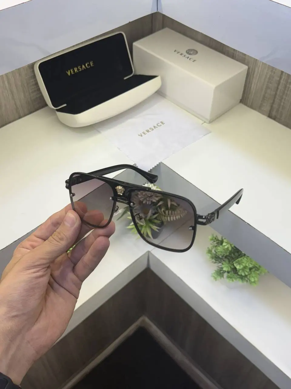 Versace e 2152 Brown sunglass - Image 7