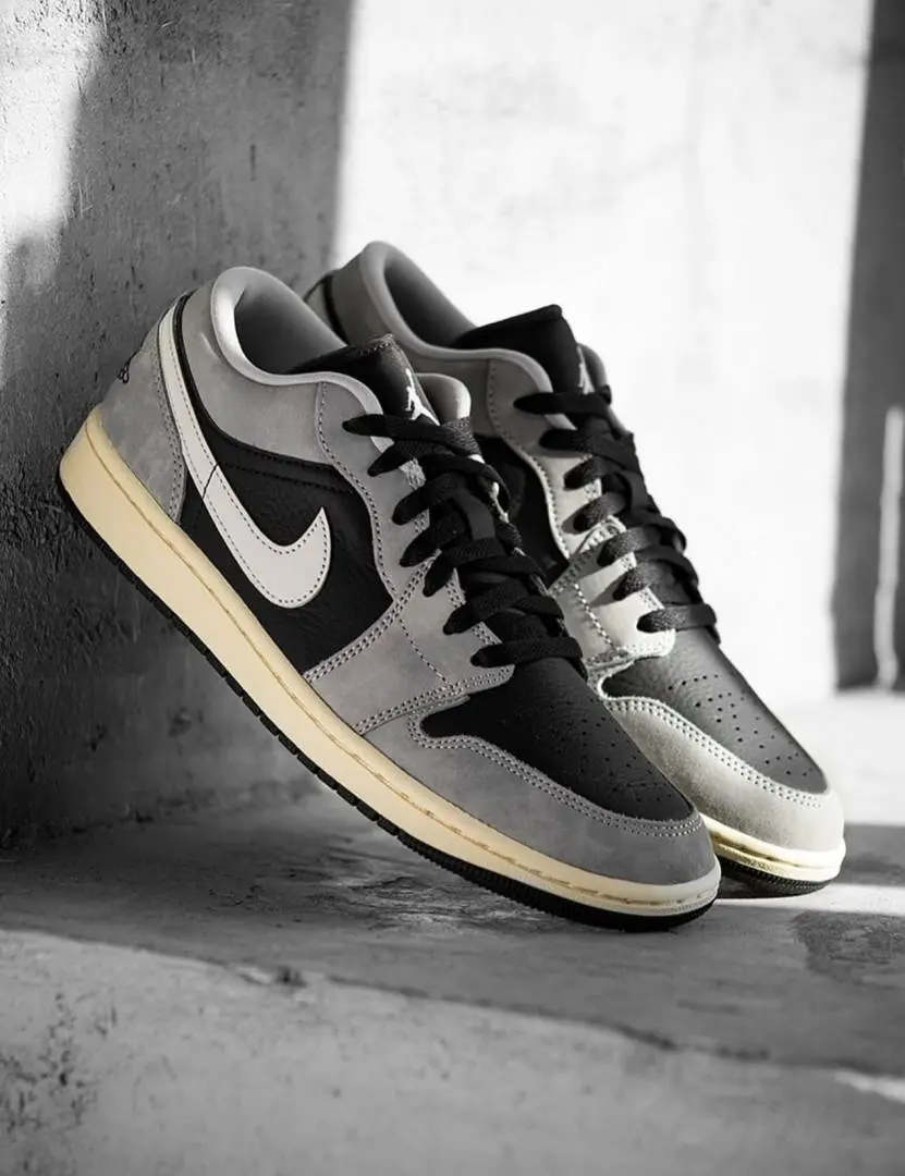Nike AIR JORDAN 1 LOW LIGHT SMOKE GREY OFF NOIR - Image 2