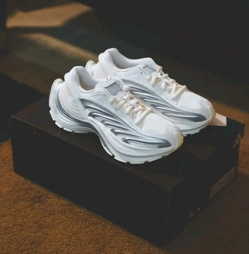 Adidas XLG Metawave White Grey - Image 2