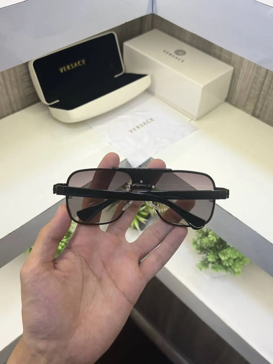 Versace e 2152 Brown sunglass - Image 4