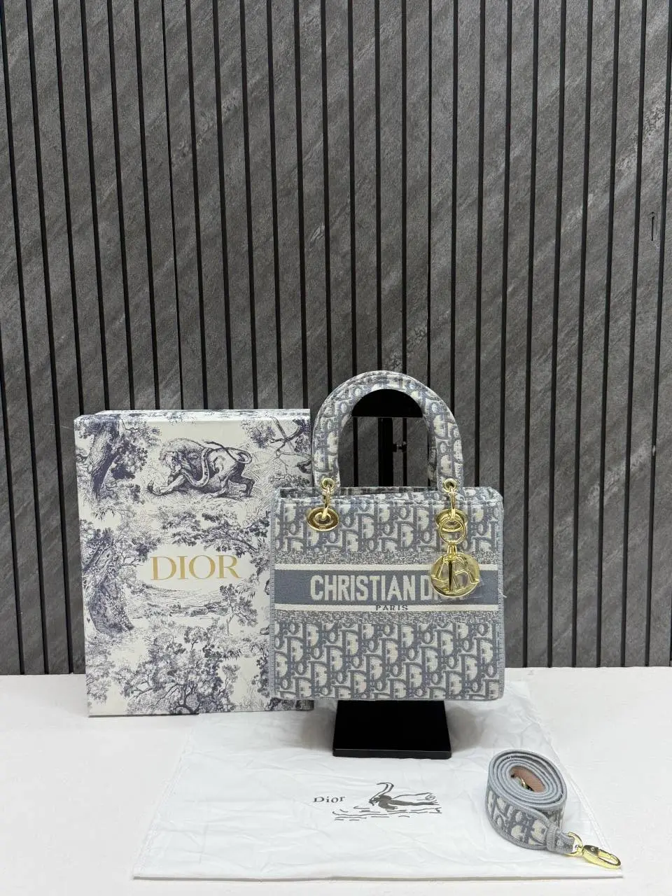 Dior Lady Dlite Grey 8825 Handbag With OriginalBox & DustCover - Image 2