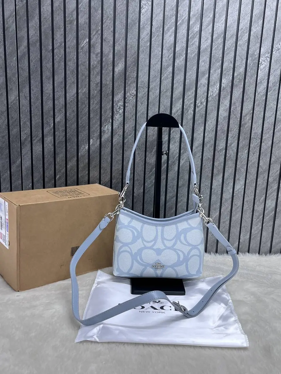 Coach Laurel Mini Tote Premium Highend With Original Box & DustCover - Image 9