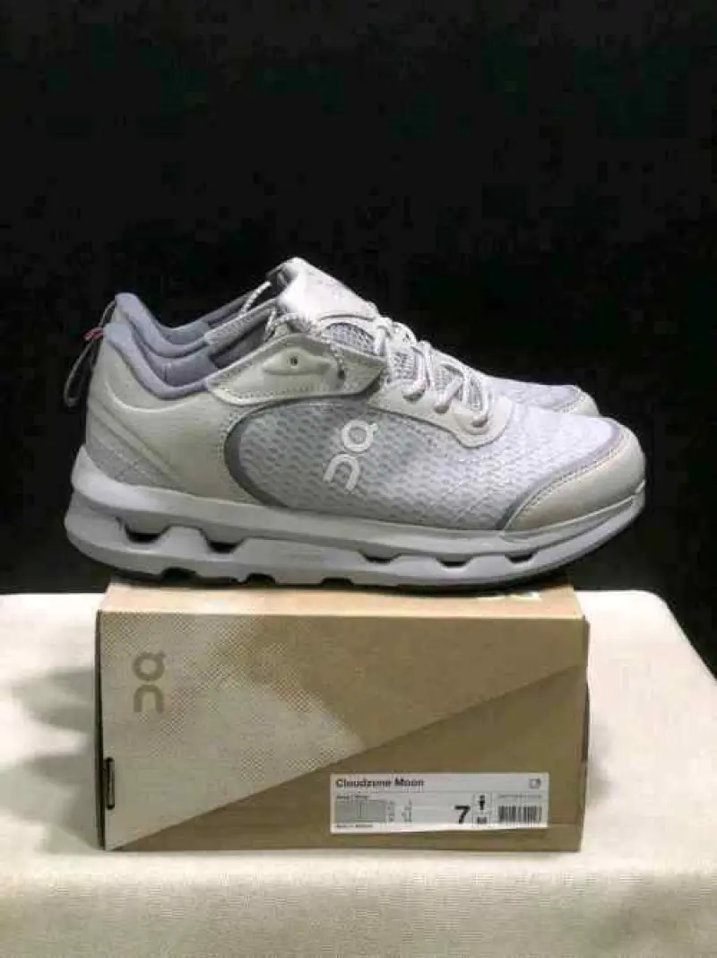 On cloud Running Cloudzone Moon Lavender Lilac - Image 9