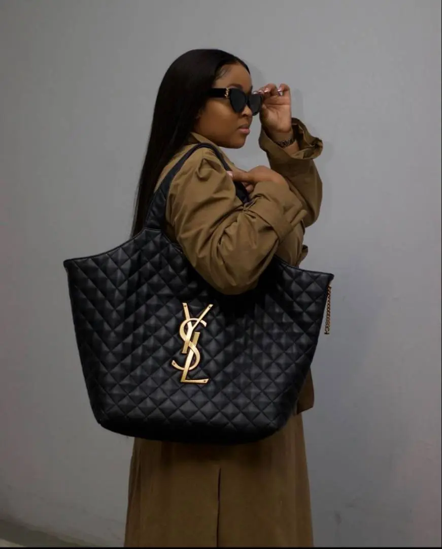 Ysl Icare Maxi Tote in SuperHighend Leather With Original DustCover & Wallet - Image 6
