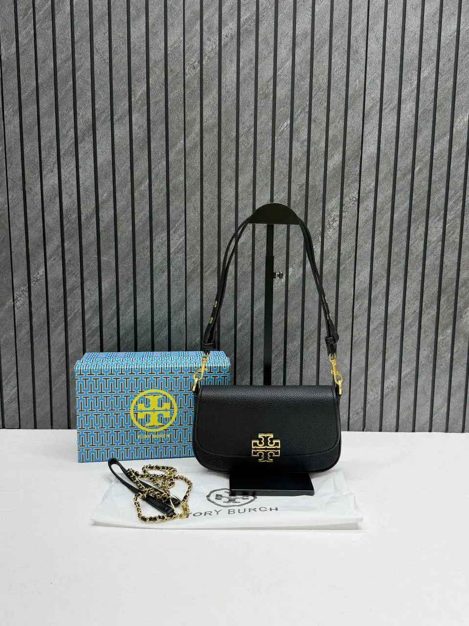 Toryy Burch Britten Small Convertible Shoulder Bag With Original Box & DustCover - Image 5