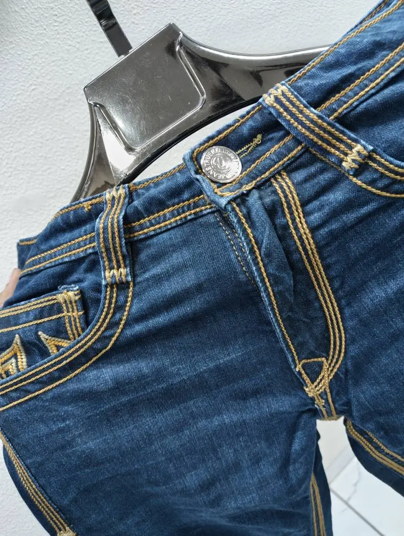 TRUE RELIGION IMPORTED STORE ARTICLE JEANS - Image 4