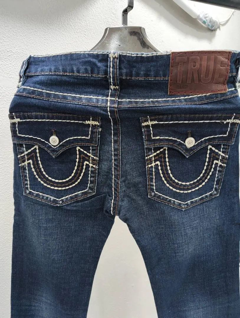 TRUE RELIGION IMPORTED STORE ARTICLE JEANS - Image 2