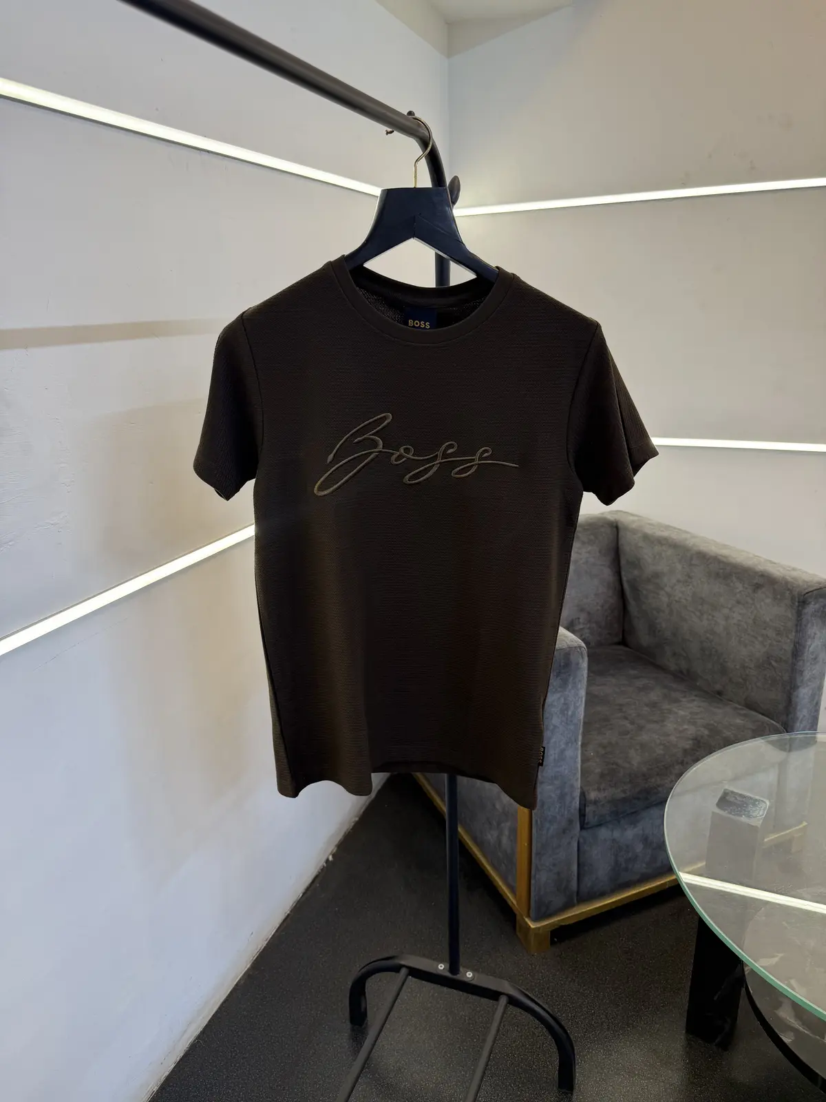 Hugo bos brown turkish imported knitted popcorn fabric round neck tshirt with embroidery logo