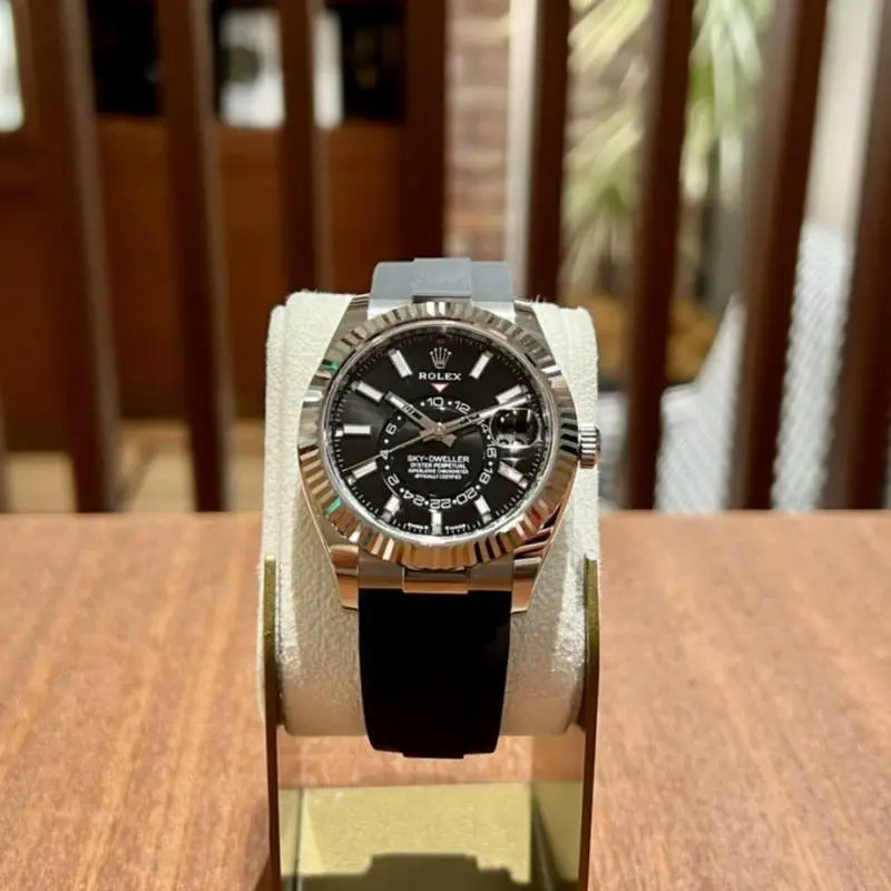 Rolex Oyster perpetual Sky Dweller - Image 7