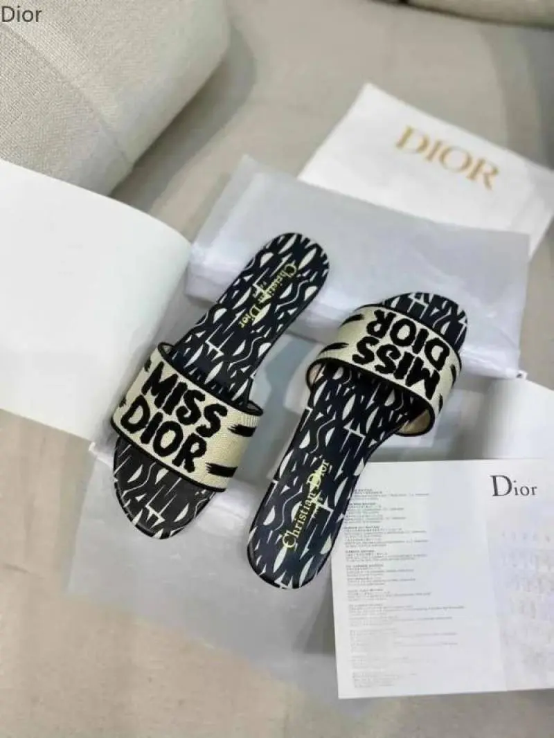 Miss Dioor Premium Quality Dway Slide With OG Box & Carry Bag (White Black - 1058) - Image 2