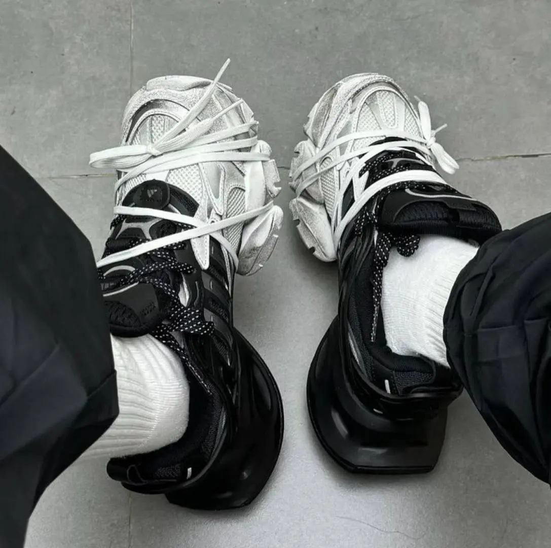 Adidas XLG Runner Deluxe in White Black - Image 3