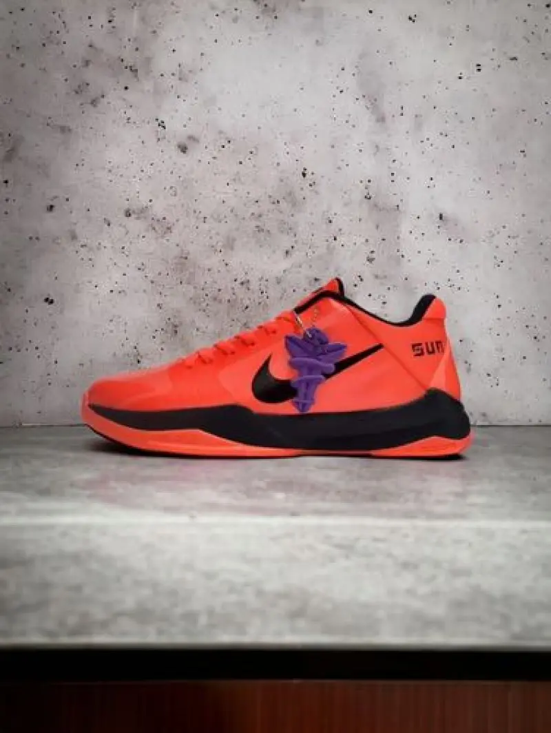Nike Kobe 6 Grinch - Image 3