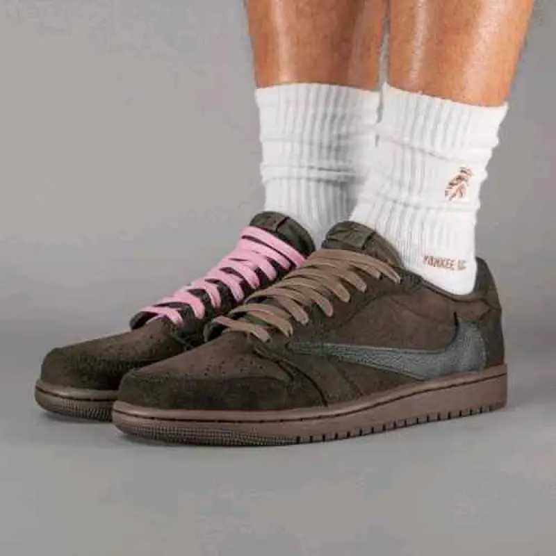 Travis scott x Nikkee air jordan retro 1 low velvet brown semi ua 2190 - Image 7