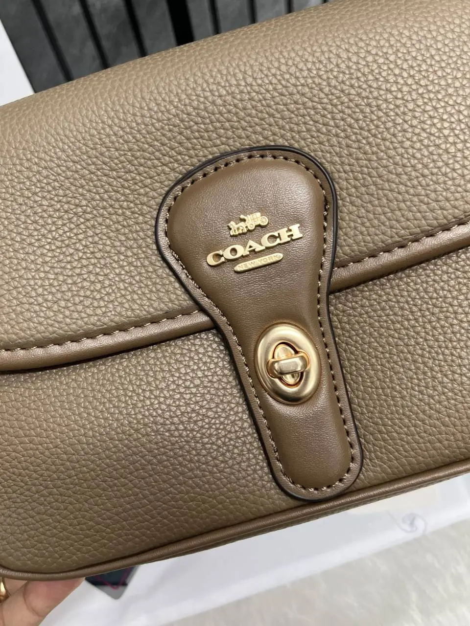 Coach Turnlock Hadley Black Shoulder Crossbody Bag With OriginalBox - Image 5