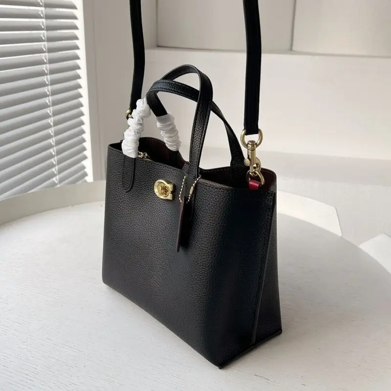 Coach Willow 24 Medium Black Bag With OriginalBox - Image 4