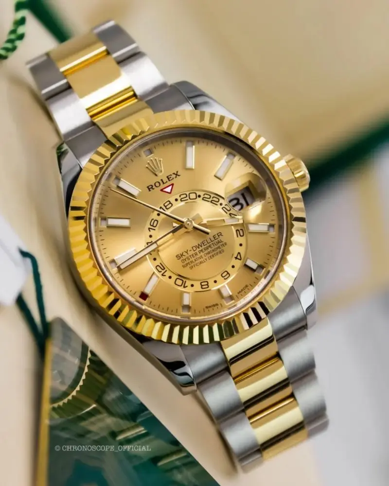 Rolex Oyster perpetual Sky Dweller - Image 3
