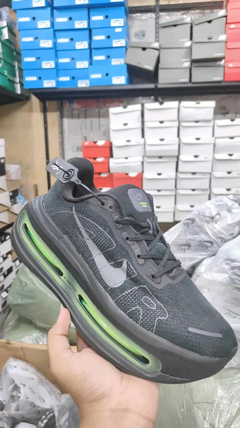 Nike Vomero Premium Black Volt 205 - Image 3