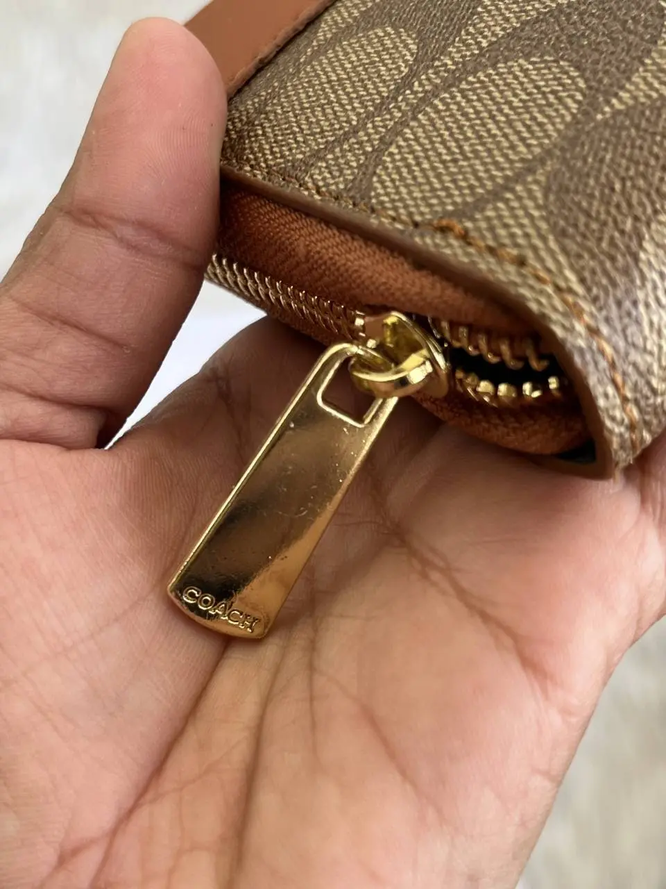 Coach 136 Long Zippy Wallet With OriginalBox DustCover - Image 5