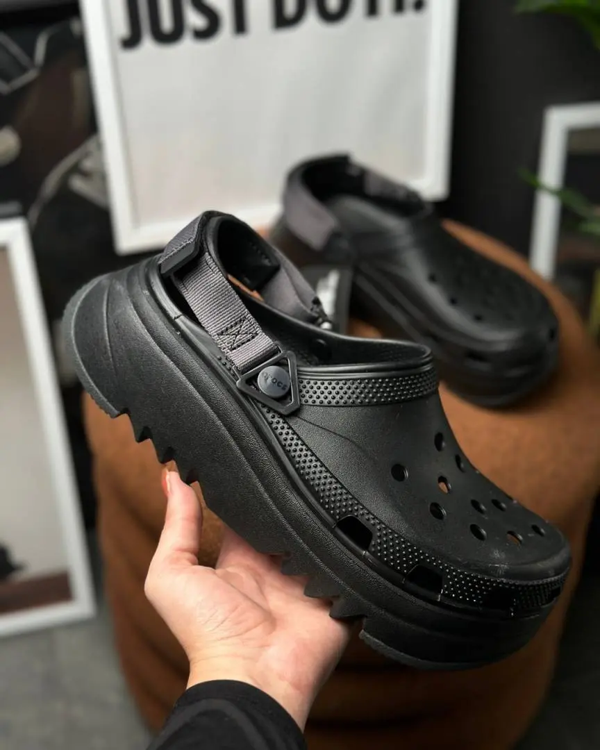 Crocs Classic Hiker Clogs All black - Image 11