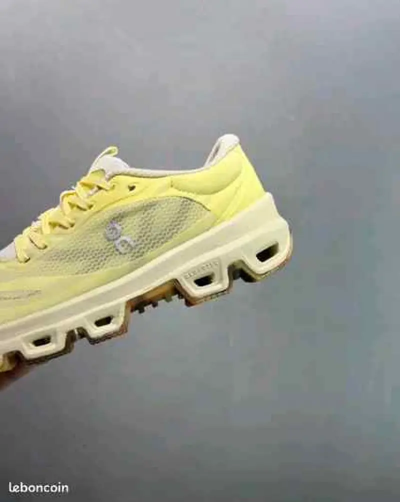 OnCloud Running Cloudventure x Loewe Yellow Tan Grey - Image 5