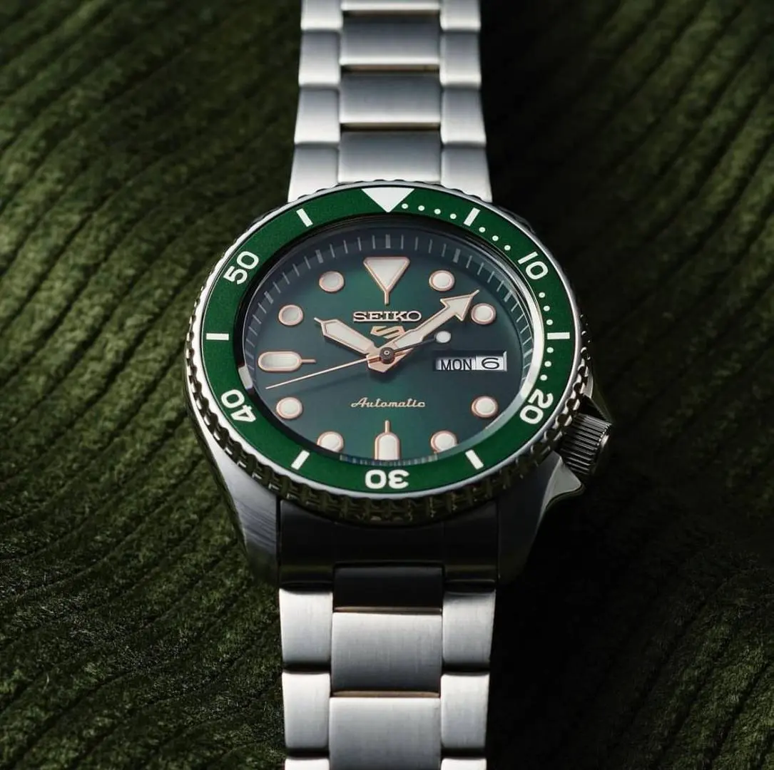 Seiko 5 Sports GOLD
