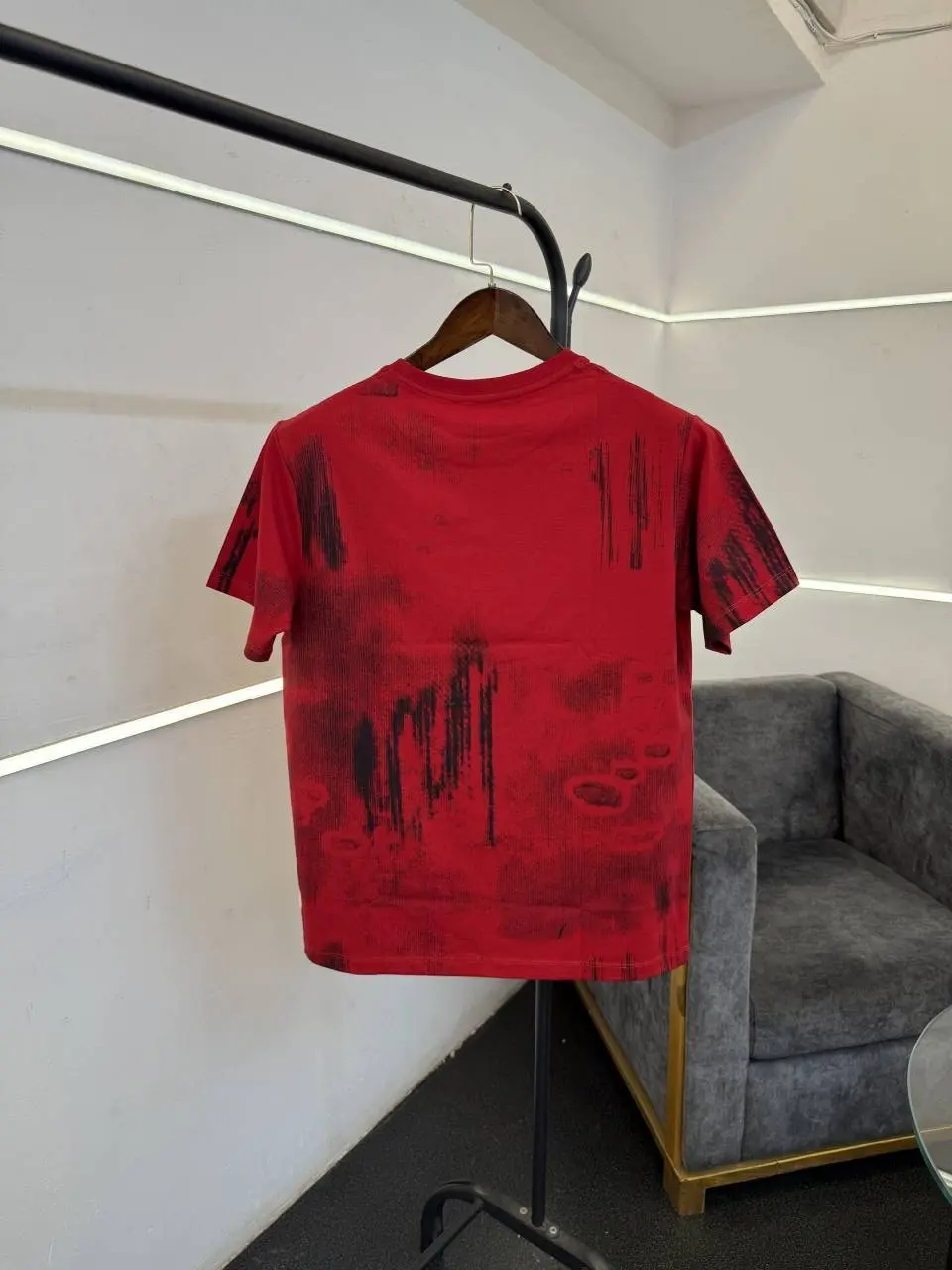 Loew e acid wash turkey imported round neck tshirt red - Image 3