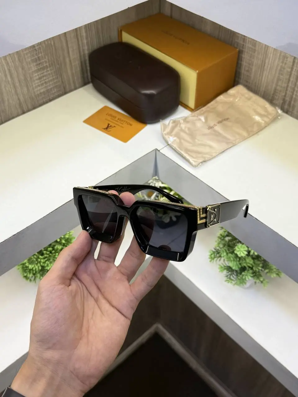 Louis Vuitton Millionaire Edition 96006 - Image 4