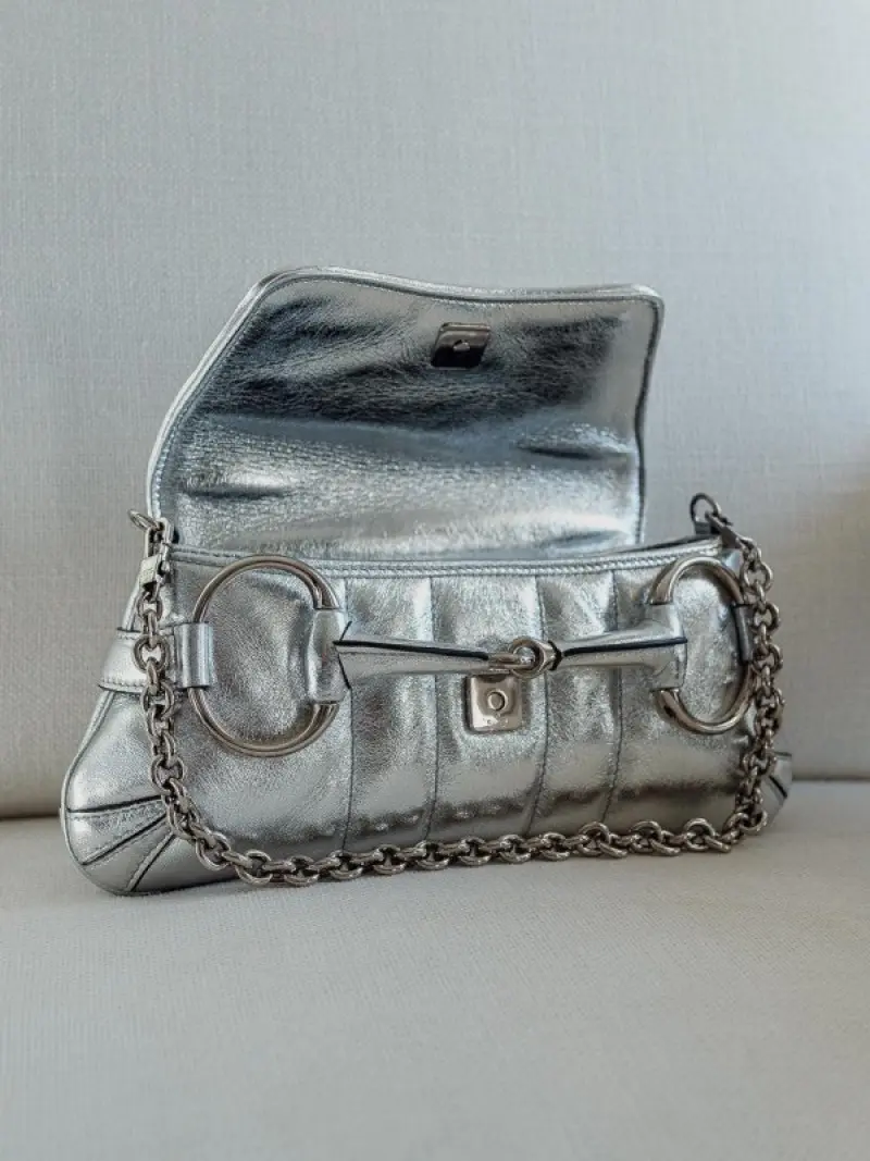 Gucci GG Horsebit Chain Shoulder Bag With OG Box & Dust Bag & 2 Belts & 1 Chain (Silver-727) - Image 7