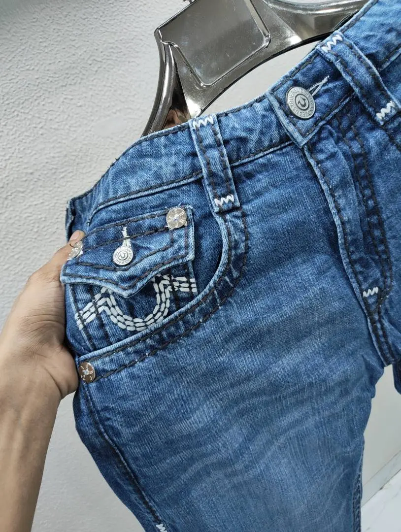TRUE RELIGION IMPORTED STORE ARTICLE JEANS - Image 2