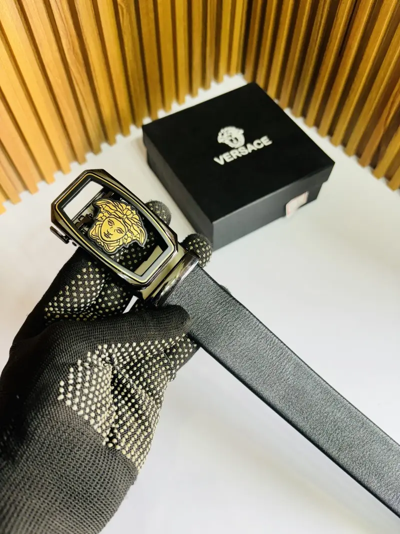 01 VERSACE PREMIUM QUALITY AUTOMATIC LOCK BELT WITH BOX - Image 2