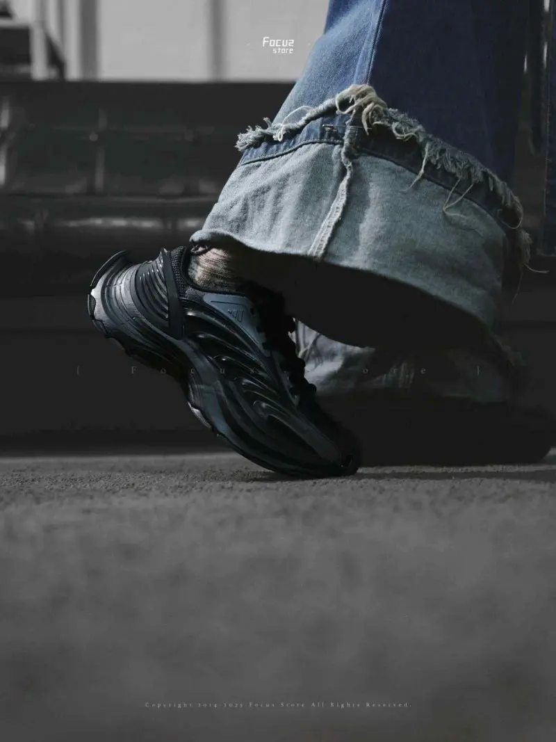 Adidas XLG MTW Black - Image 3