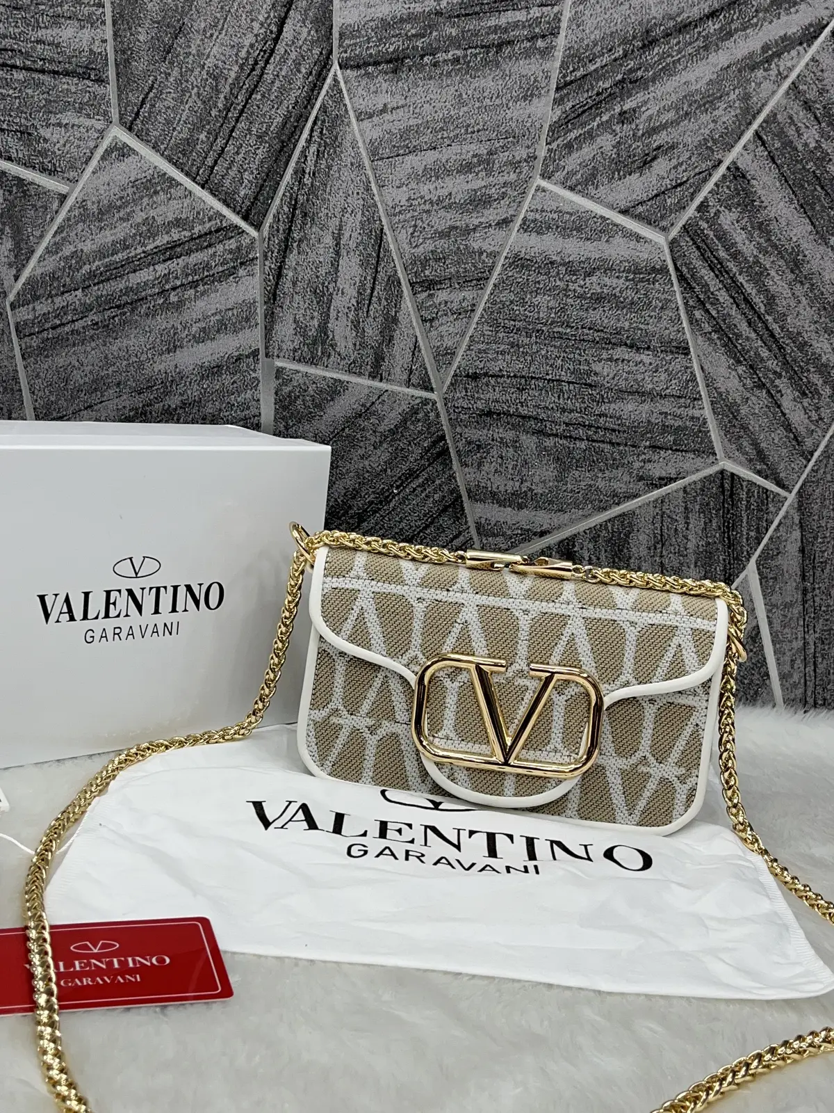 Valentino V Loc White Small Shoulder Bag With OriginalBox - Image 6