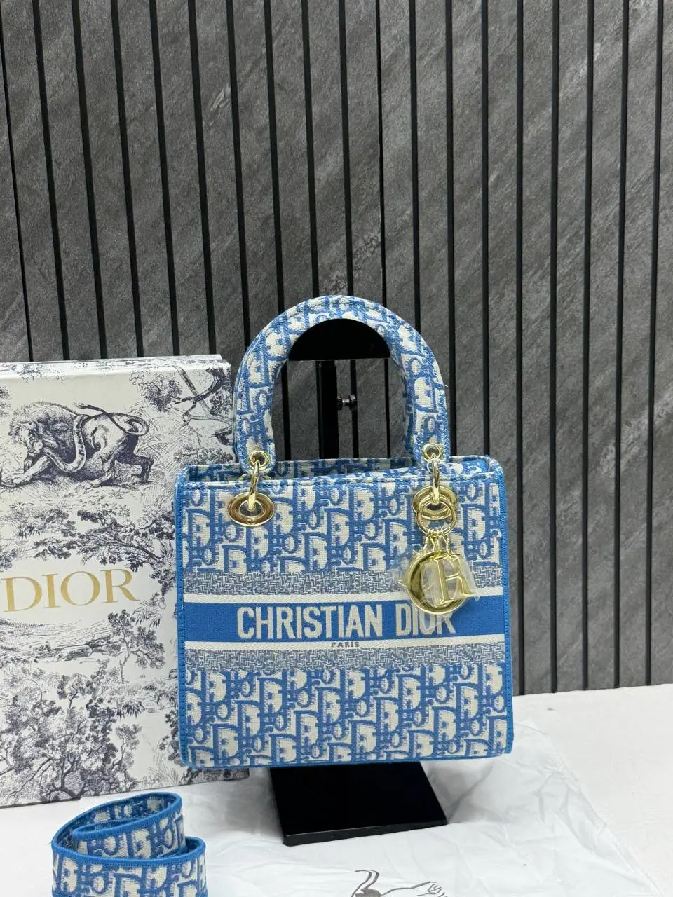 Dior Lady Dlite SkyBlue 8825 Handbag With OriginalBox & DustCover - Image 3